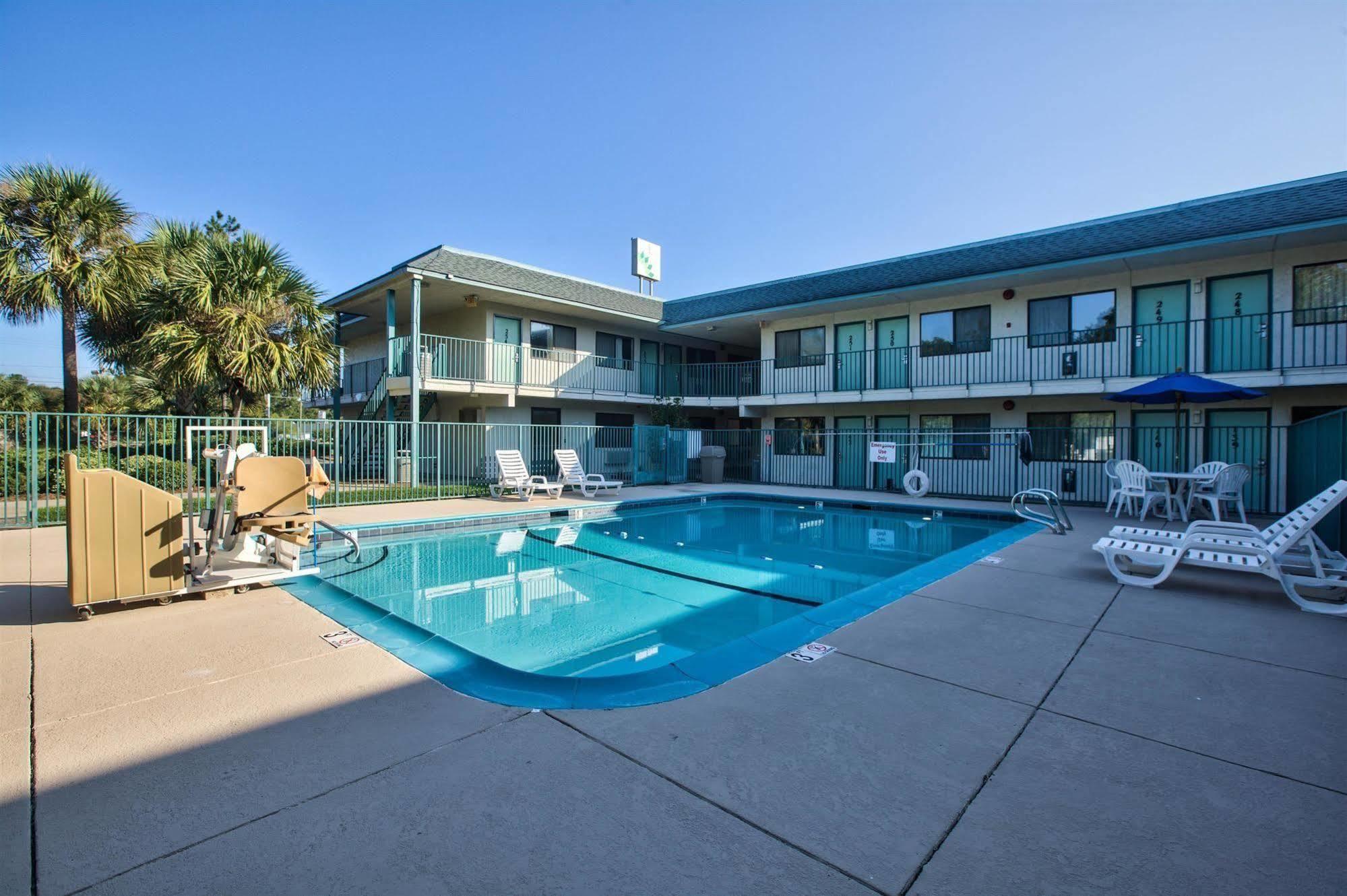 Motel 6-Valdosta, Ga - University Buitenkant foto
